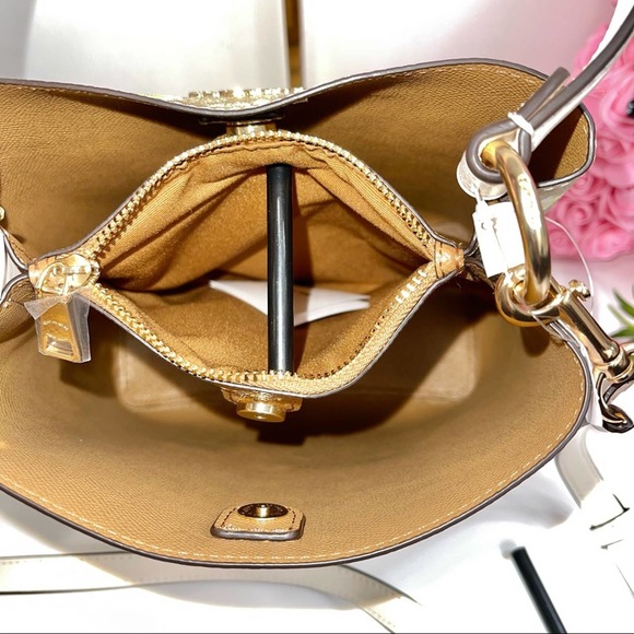 NEW Coach Small Town Bucket Bag In Signature Canvas With Daisy Print - Picture 10 of 12